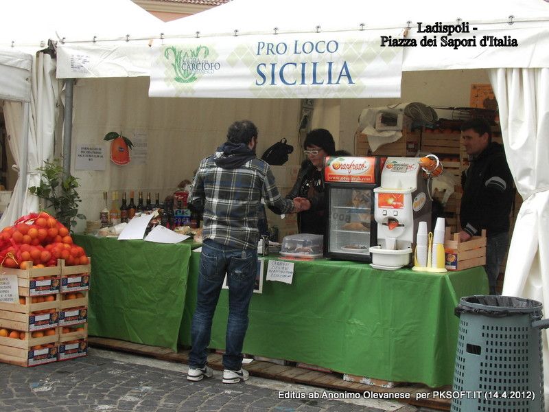 32%29_Stand_della_Sicilia.JPG